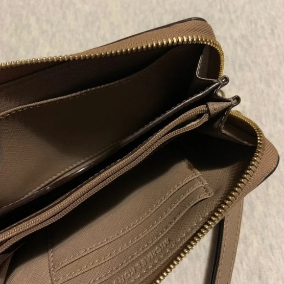 MK wallet - Picture 3 of 3